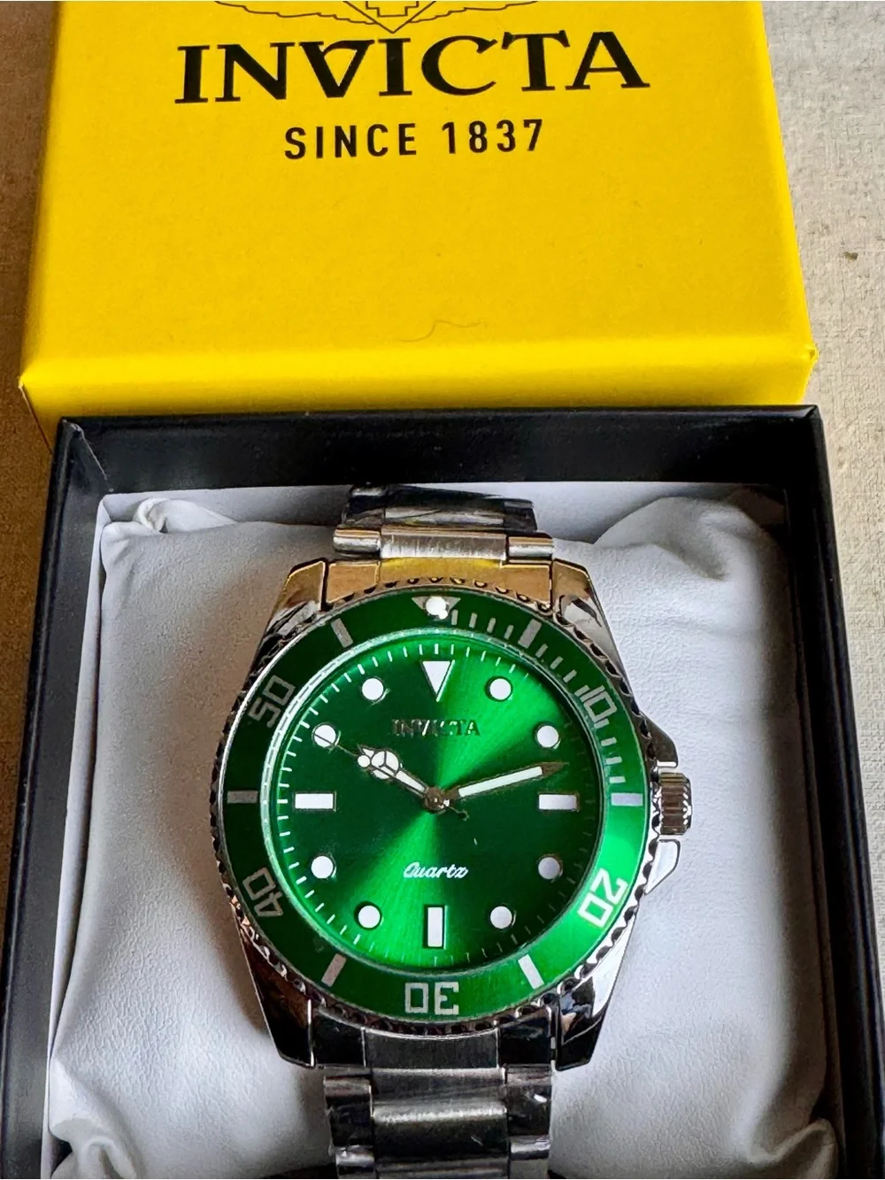 Invicta Green DIal 42mm Men's Quartz Dive Watch NWT